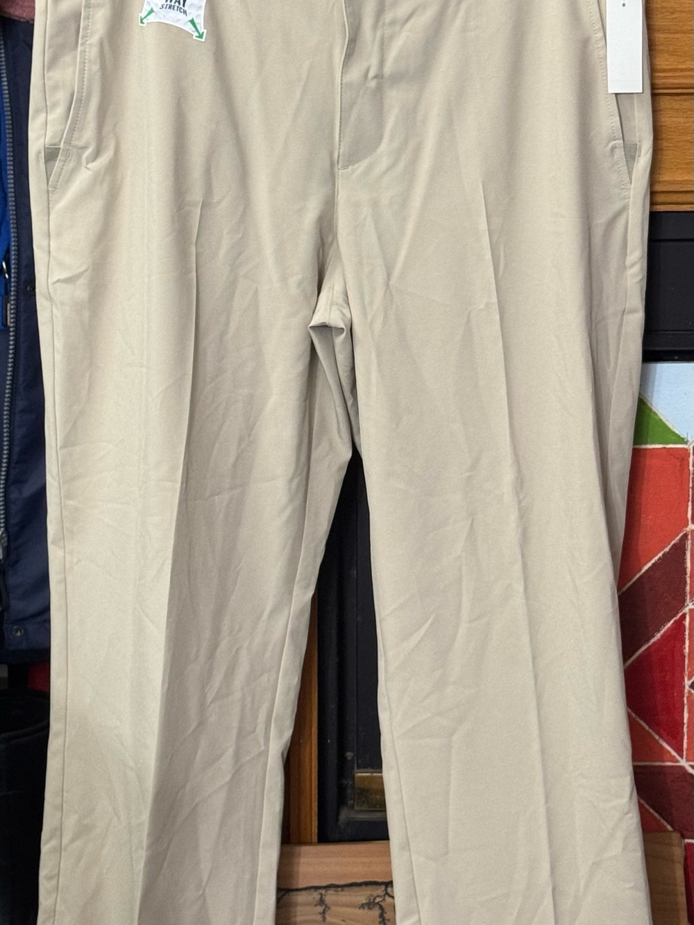 NWT IZod Men's Classic Golf Pants in Light Khaki with Swing Flex size 38x32